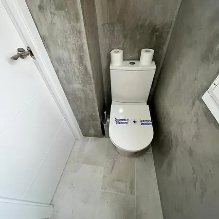 Lovely With Terrace Appartement